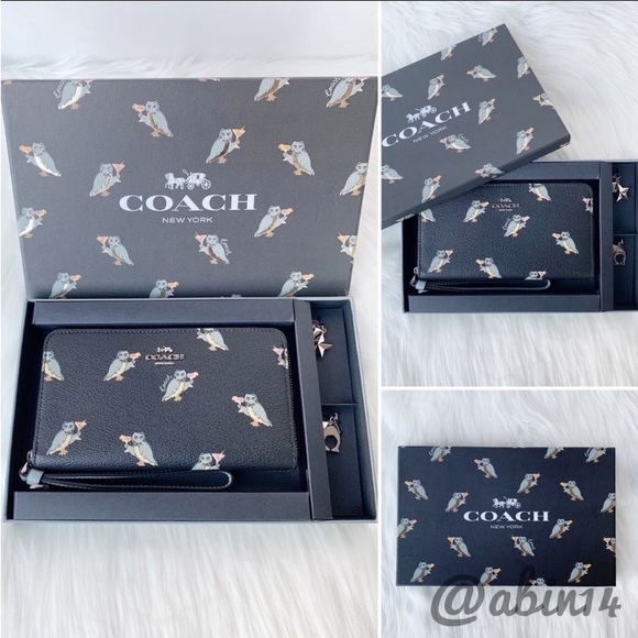 NWT Coach Boxed Zip Around Phone Wallet Wristlet with Charms in Party Owl Print - Picture 9 of 9